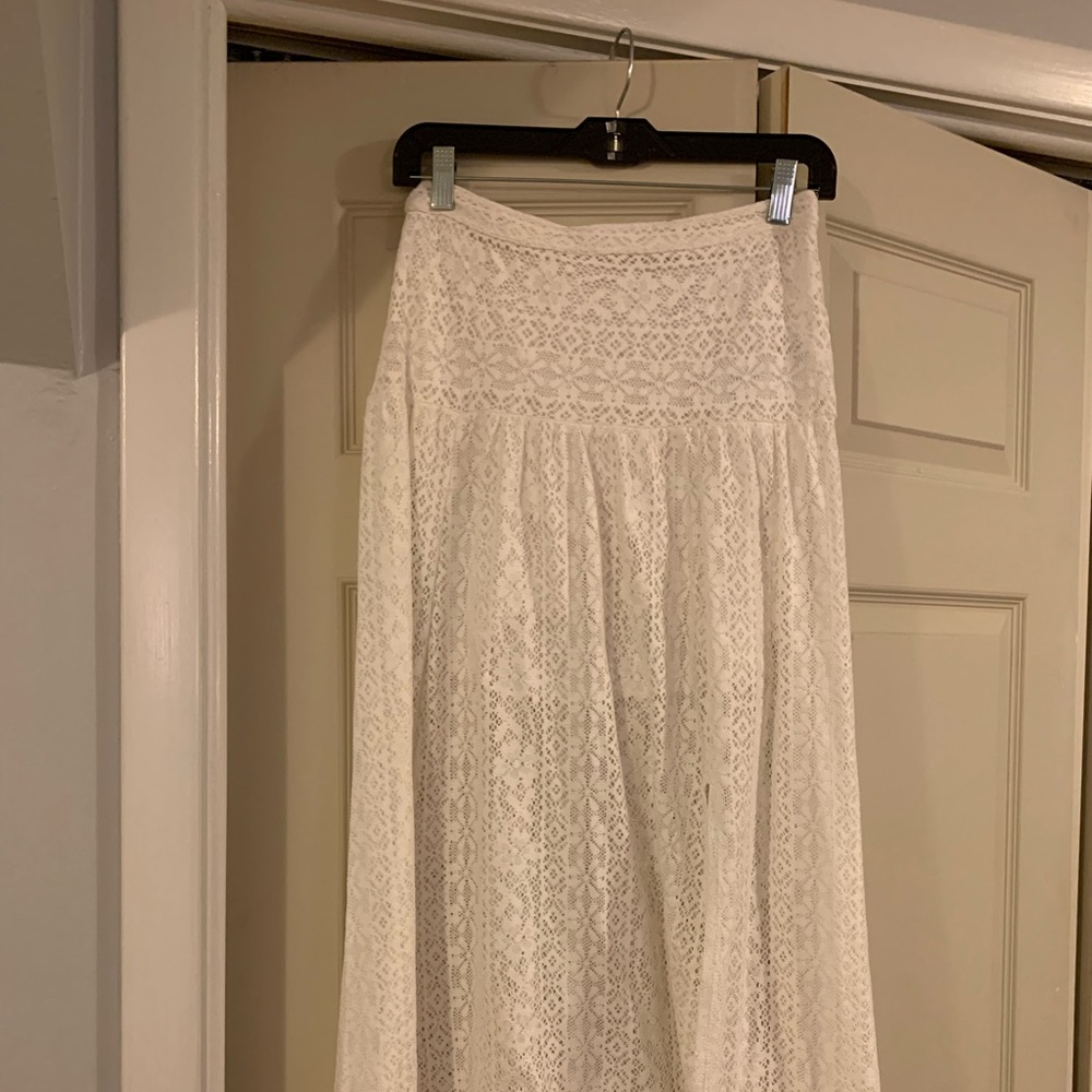 Maxi lace skirt